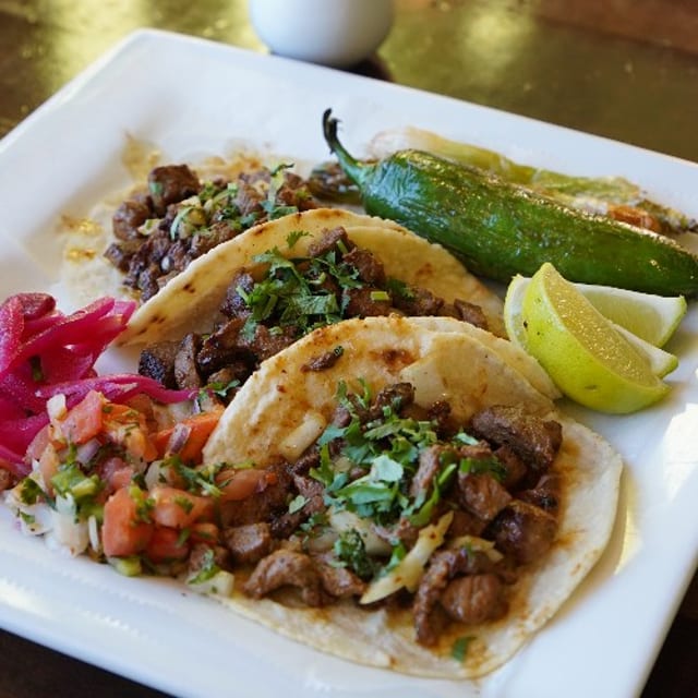 Tacos Tradicionales Mexicanos.