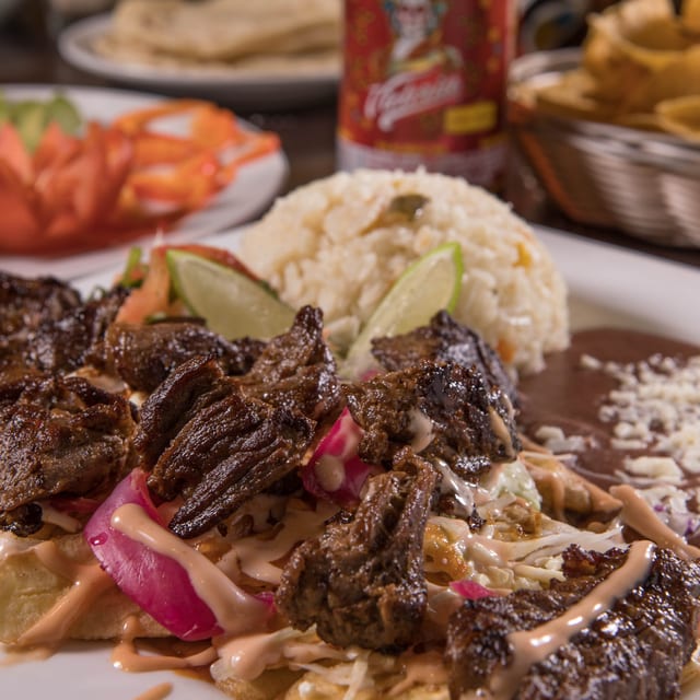 Carne Asada Hondureña Con Tajadas.